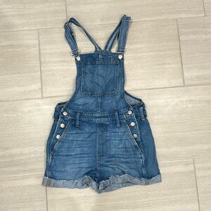 Short overalls